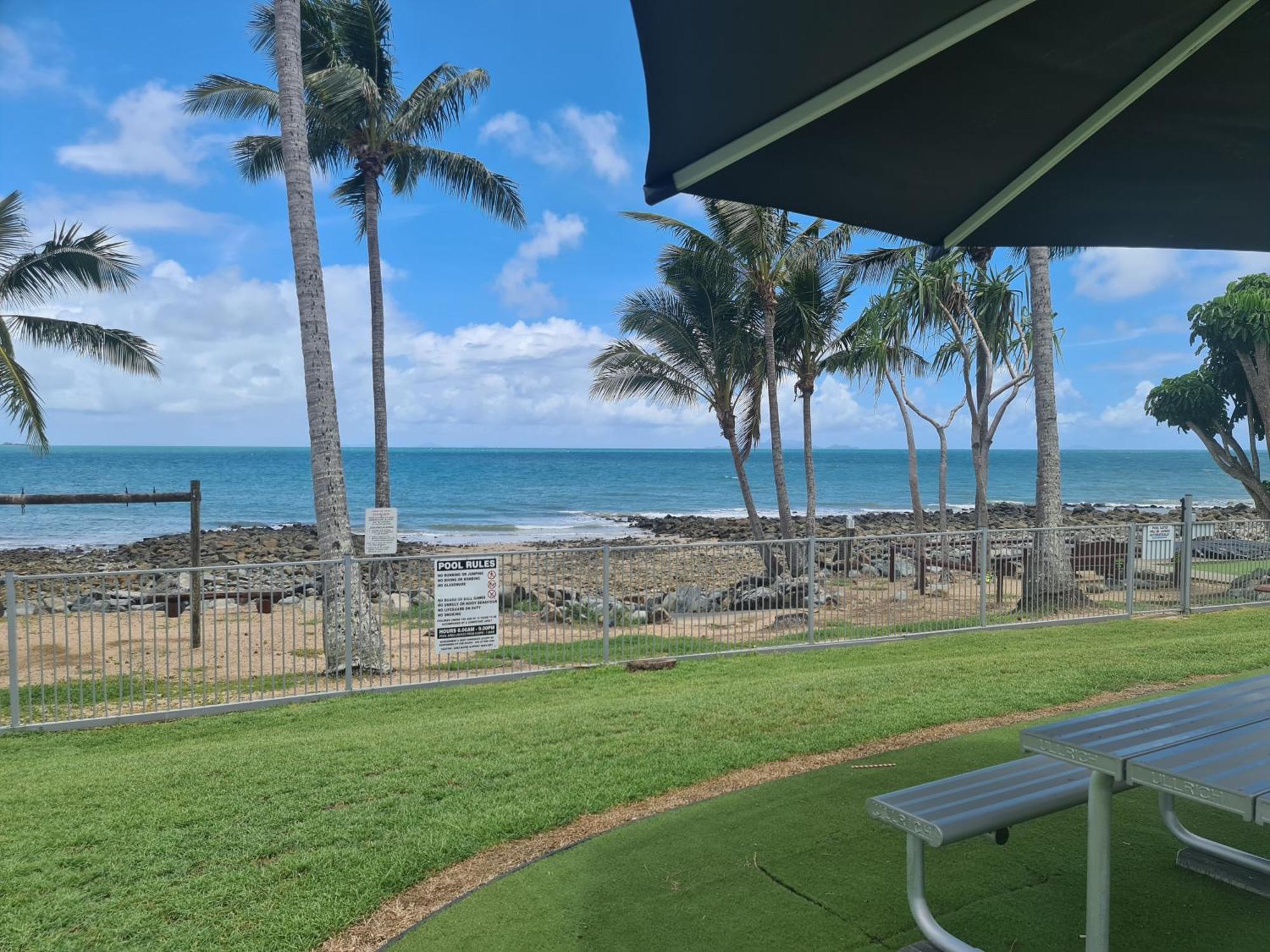 Dolphin Heads - Resort Unit - Absolute Beachfront! - Whitsunday Getaway! Mackay Eksteriør billede